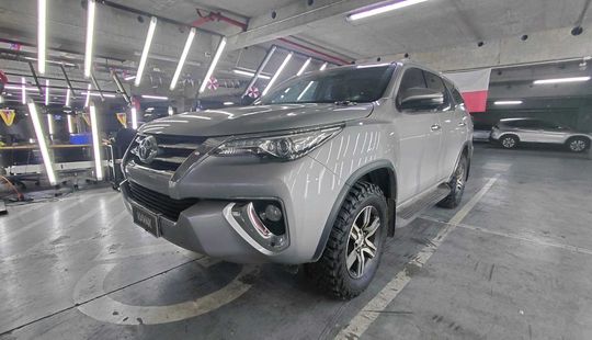 Toyota • Fortuner