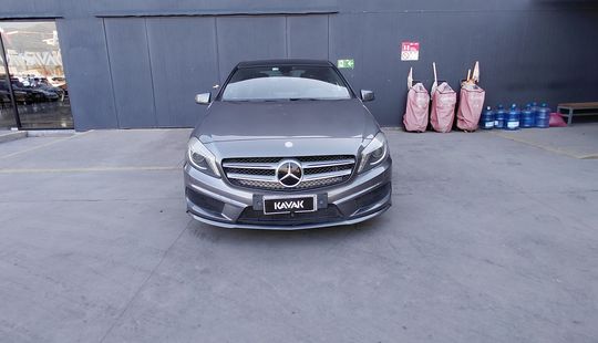 Mercedes Benz • Clase A