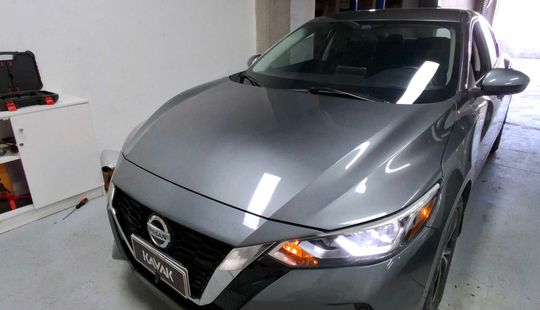Nissan • Sentra