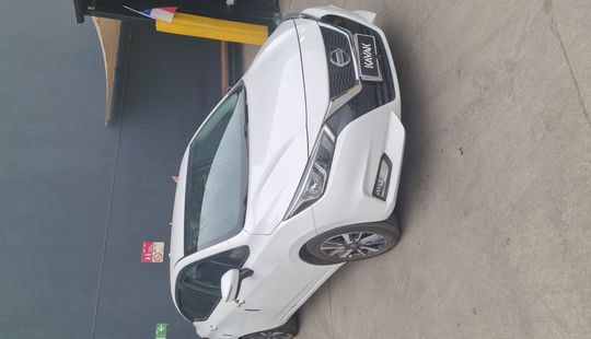 Nissan • Versa