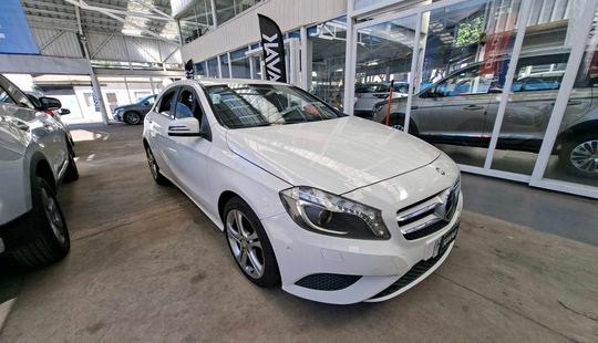 Mercedes Benz • Clase A