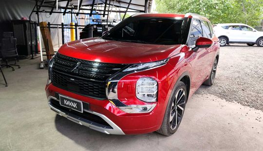 Mitsubishi • Outlander