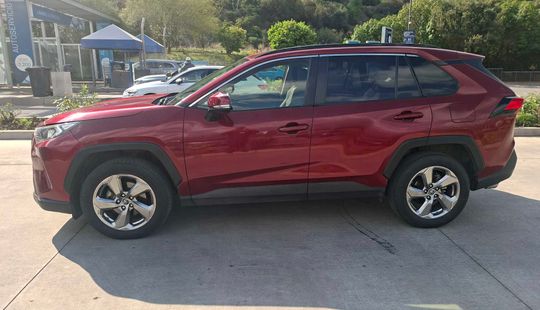 Toyota • RAV4