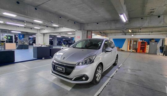 Peugeot • 208