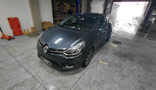 Renault • Clio