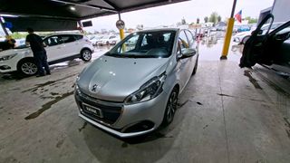 Peugeot • 208