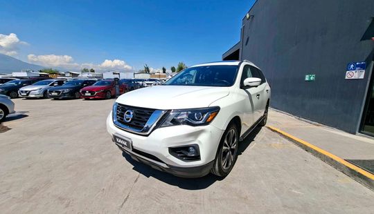 Nissan • Pathfinder