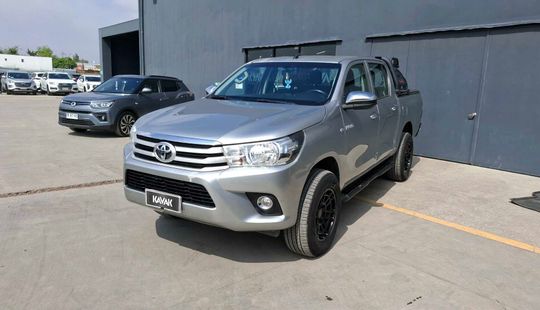 Toyota • Hilux