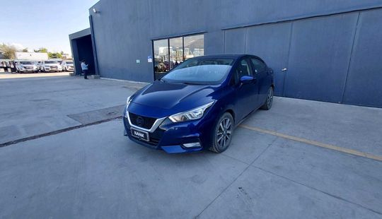 Nissan • Versa