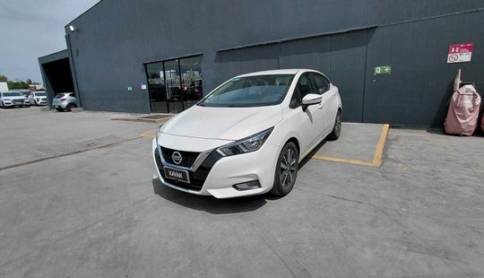 Nissan • Versa
