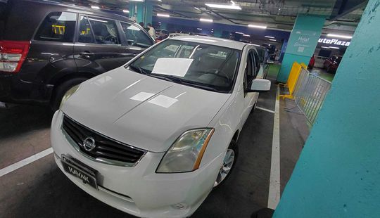 Nissan • Sentra