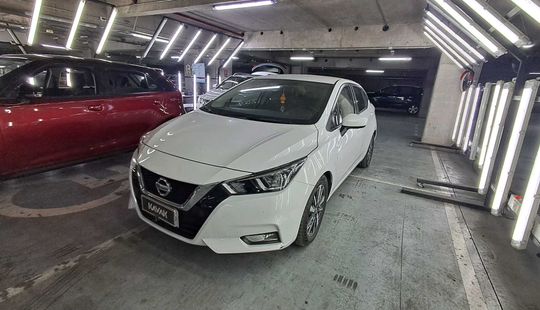 Nissan • Versa