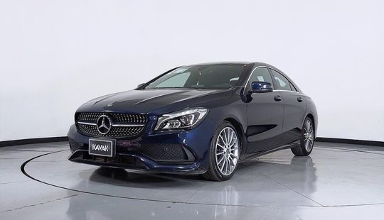 Mercedes Benz • Clase CLA