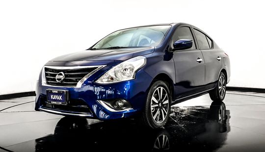Nissan • Versa