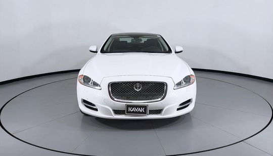 Jaguar • XJ