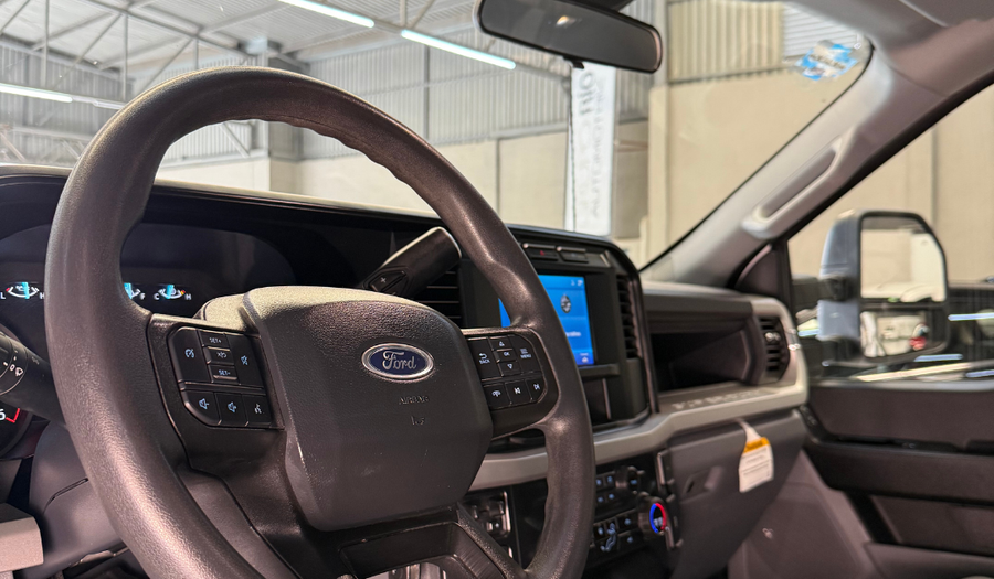 Ford F-450 7.3 XL AUTO Pickup 2023