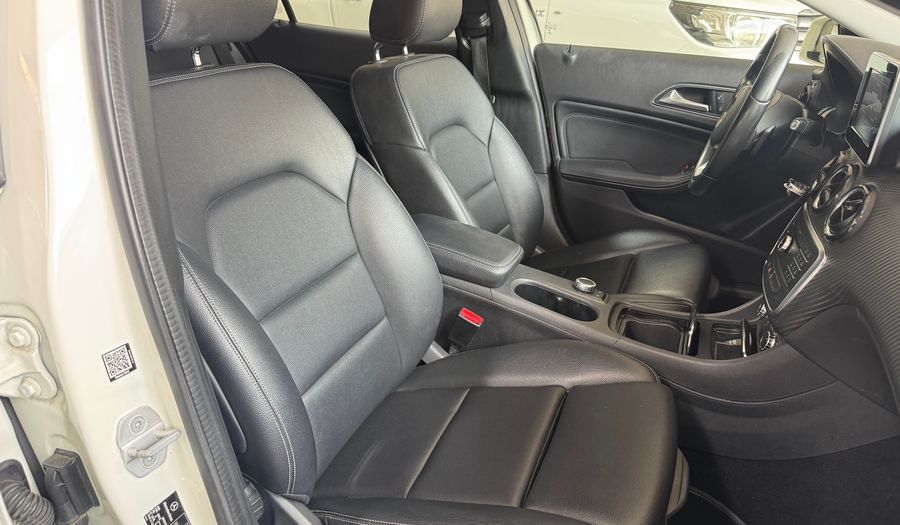 Mercedes Benz Clase Gla 1.6 GLA 200 SPORT DCT Suv 2018