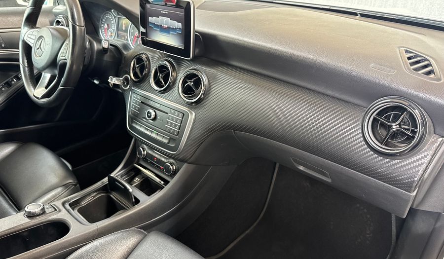 Mercedes Benz Clase Gla 1.6 GLA 200 SPORT DCT Suv 2018