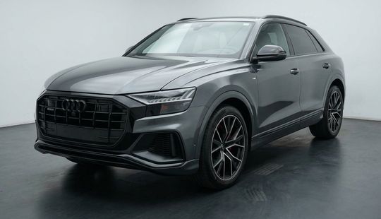 Audi • Q8