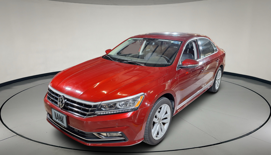 Volkswagen • Passat