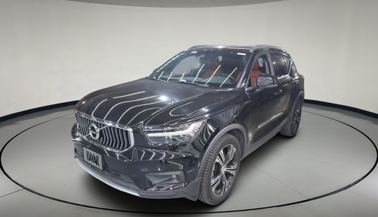 Volvo • XC40