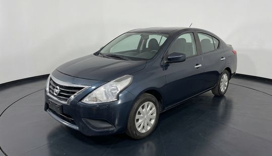 Nissan • Versa