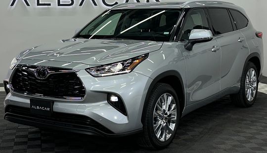 Toyota • Highlander