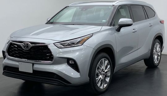 Toyota • Highlander