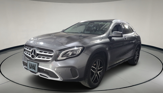 Mercedes Benz • Clase GLA