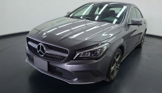 Mercedes Benz • Clase CLA