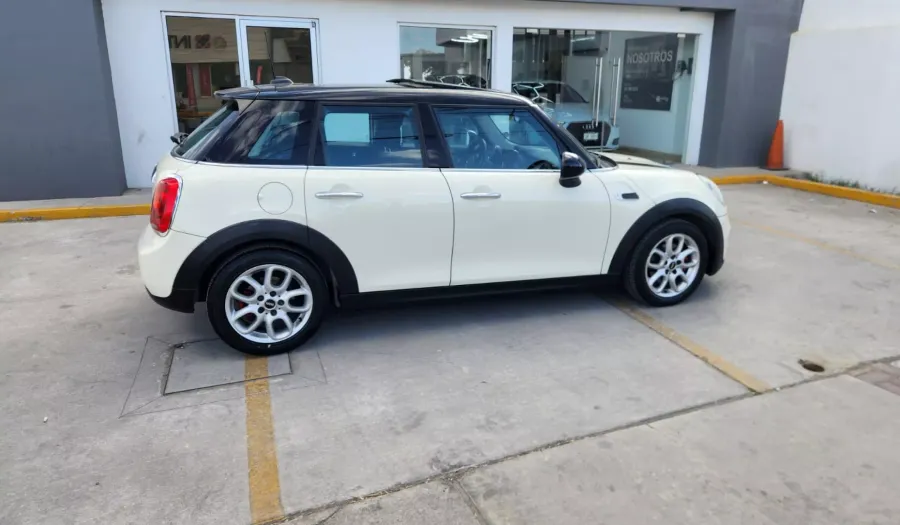Mini Cooper 1.5 COOPER CHILI AT Hatchback 2016