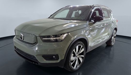 Volvo • XC40