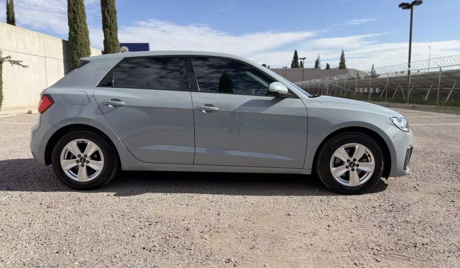 Audi A1 1.0 SB 30 TFSI URBAN DCT Hatchback 2022