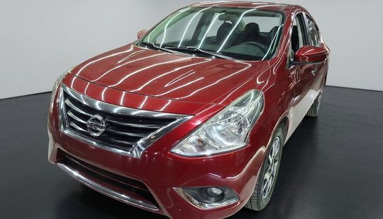 Nissan • Versa