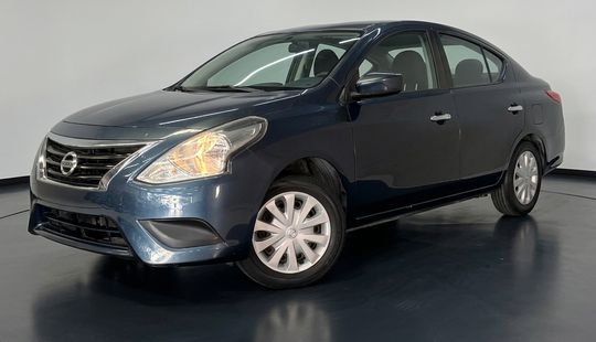 Nissan • Versa