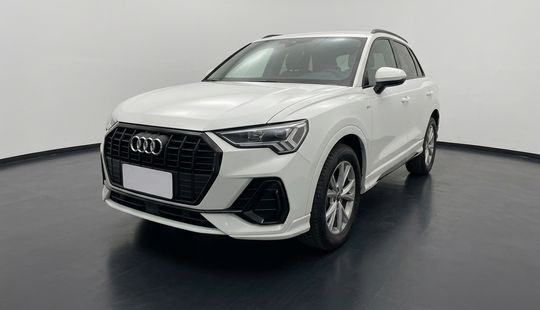Audi • Q3