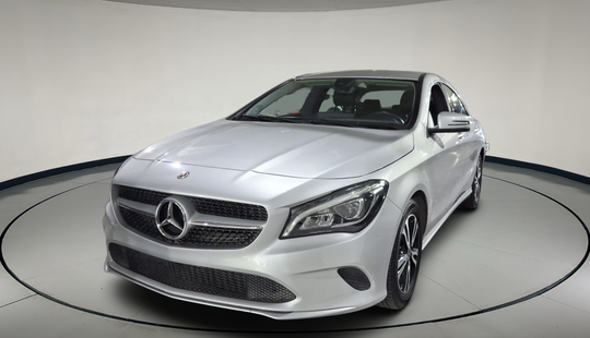 Mercedes Benz • Clase CLA