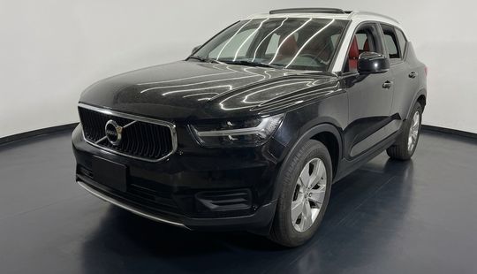 Volvo • XC40