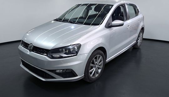 Volkswagen • Polo