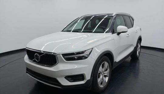Volvo • XC40