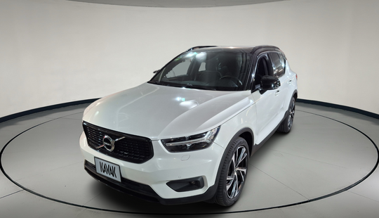 Volvo • XC40