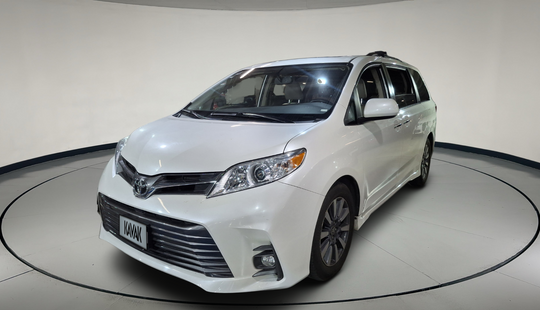 Toyota • Sienna