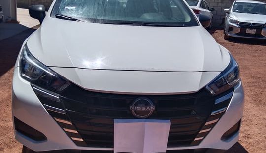 Nissan • Versa