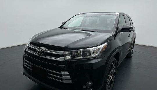 Toyota • Highlander