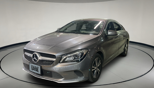 Mercedes Benz • Clase CLA