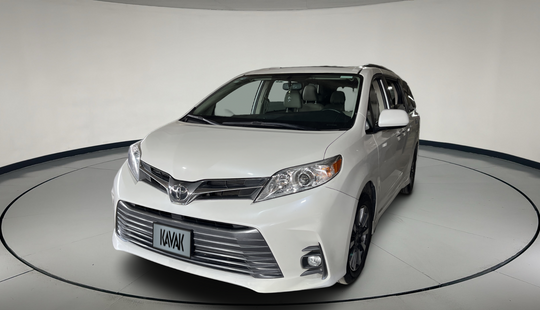 Toyota • Sienna