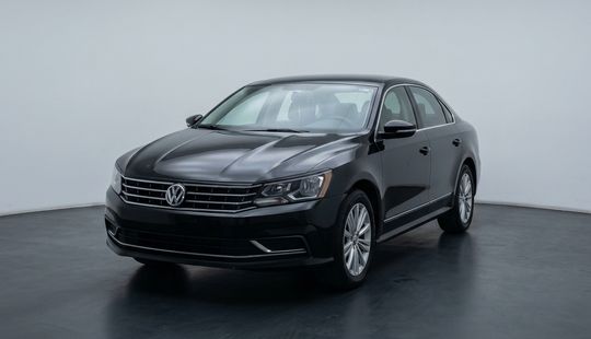 Volkswagen • Passat