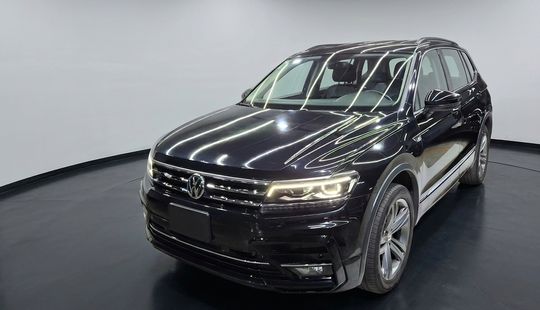 Volkswagen • Tiguan