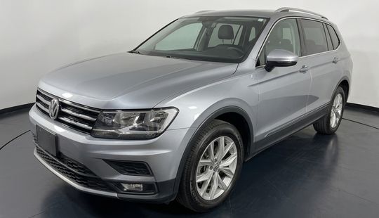 Volkswagen • Tiguan