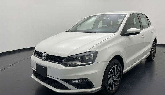 Volkswagen • Polo